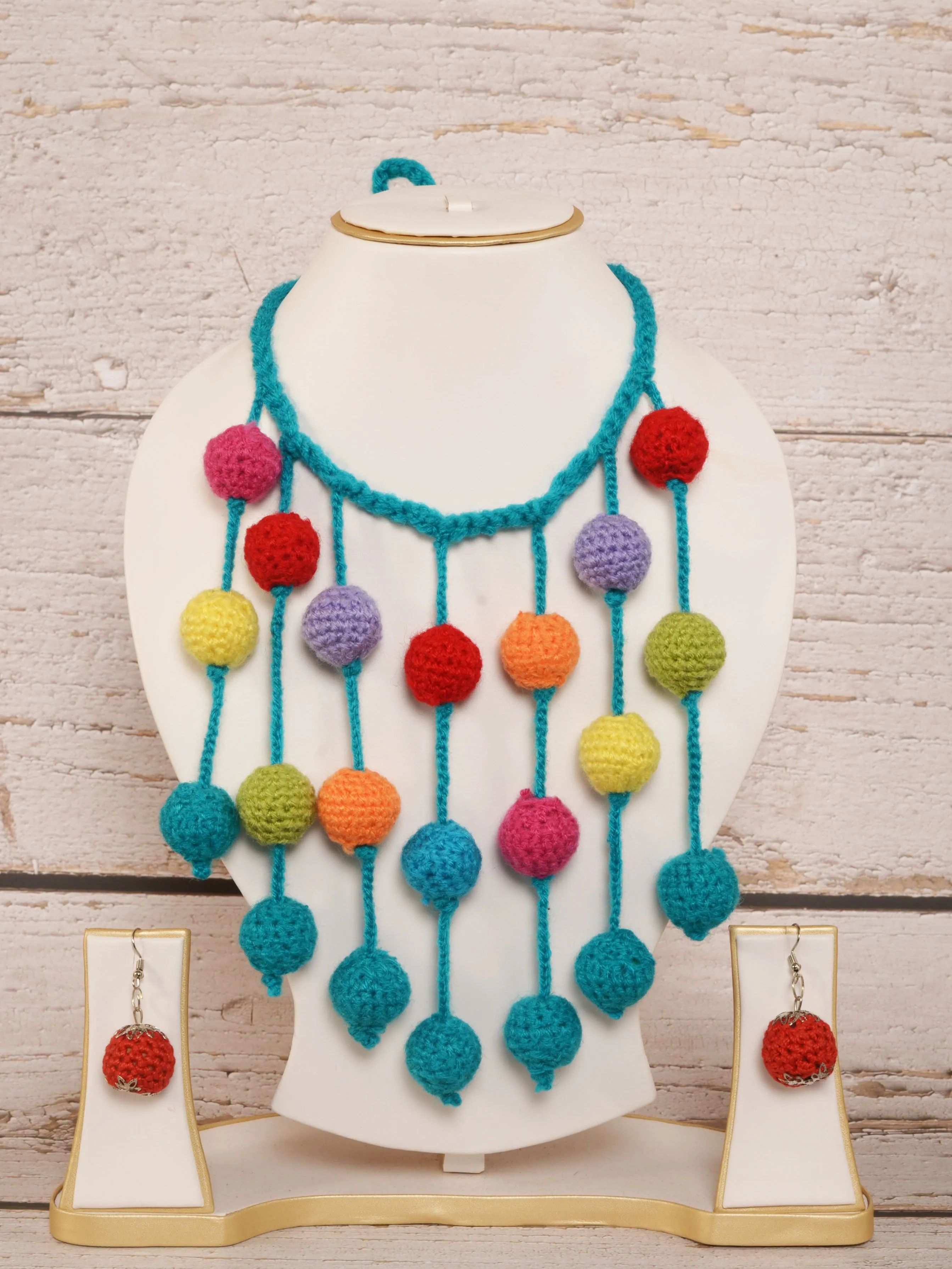 Aaarti Crochet Necklace & Earrings  set