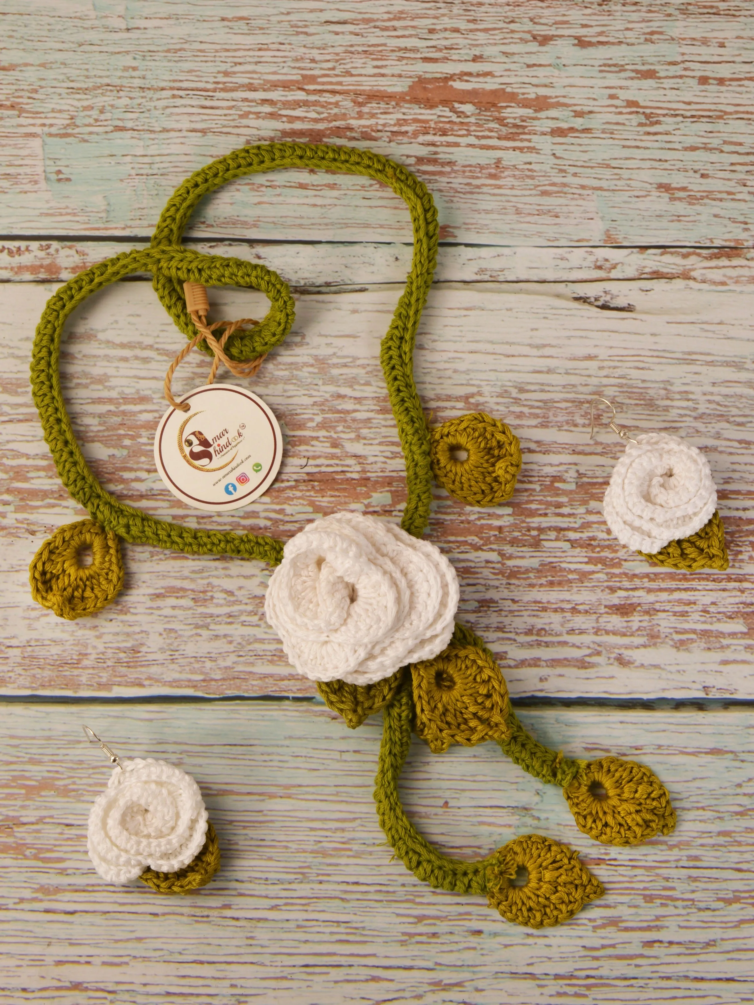Aachal Crochet Necklace & Earrings  set