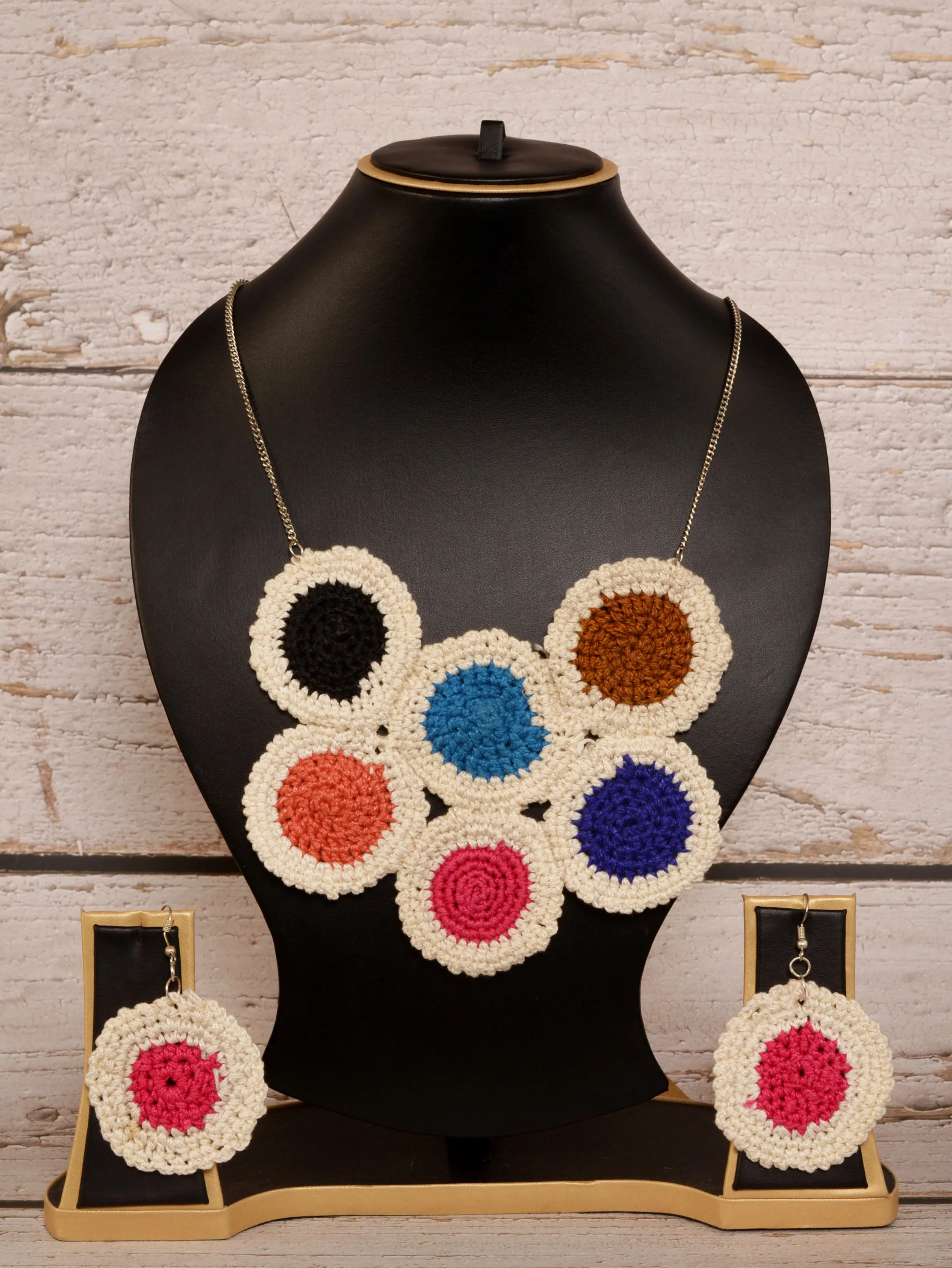 Aarani Crochet Necklace & Earrings  set